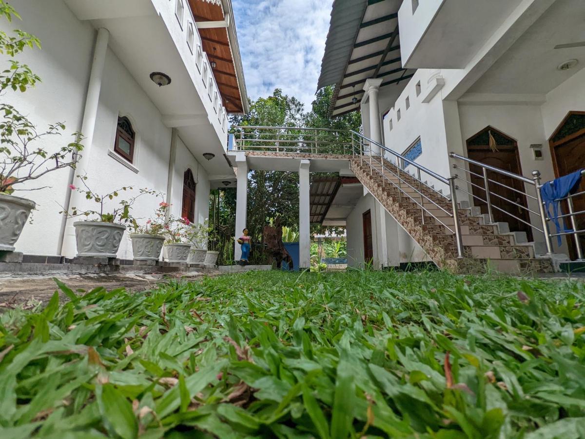 Tiny Royal Palace Unawatuna Extérieur photo